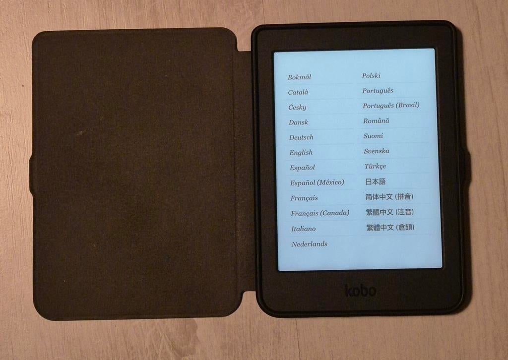 Kobo Nia e-reader met harde hoes - Zo goed als nieuw, Computers en Software, E-readers, Ophalen of Verzenden