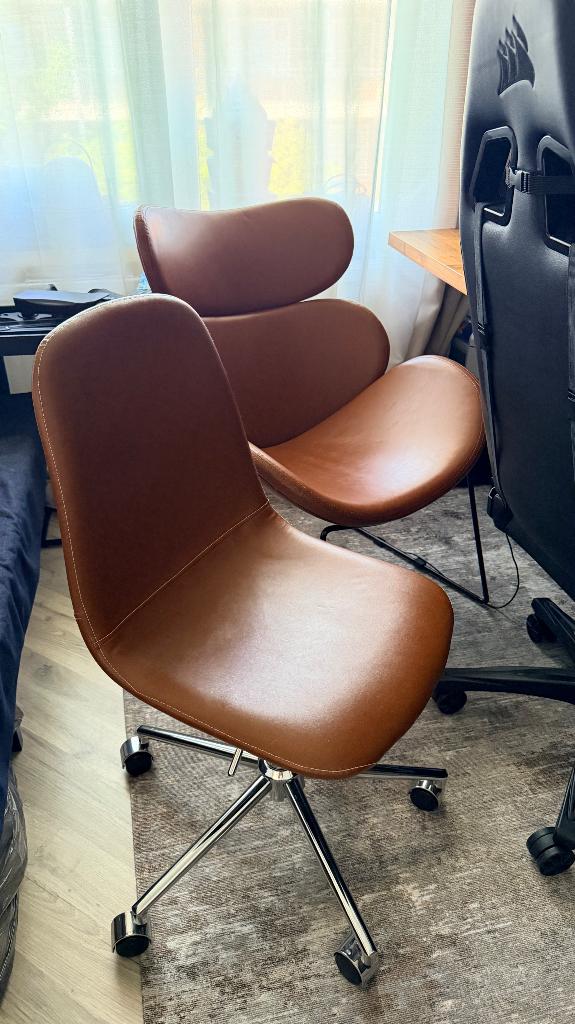 2 cognac leren stoelen – bureaustoel en fauteuil, Ophalen, Twee, Bruin, Zo goed als nieuw