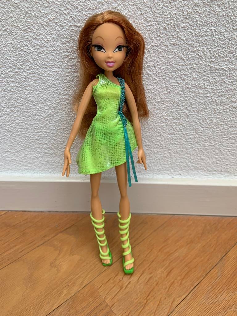Winx Club Flora Singsational, Ophalen of Verzenden, Zo goed als nieuw, Fashion Doll