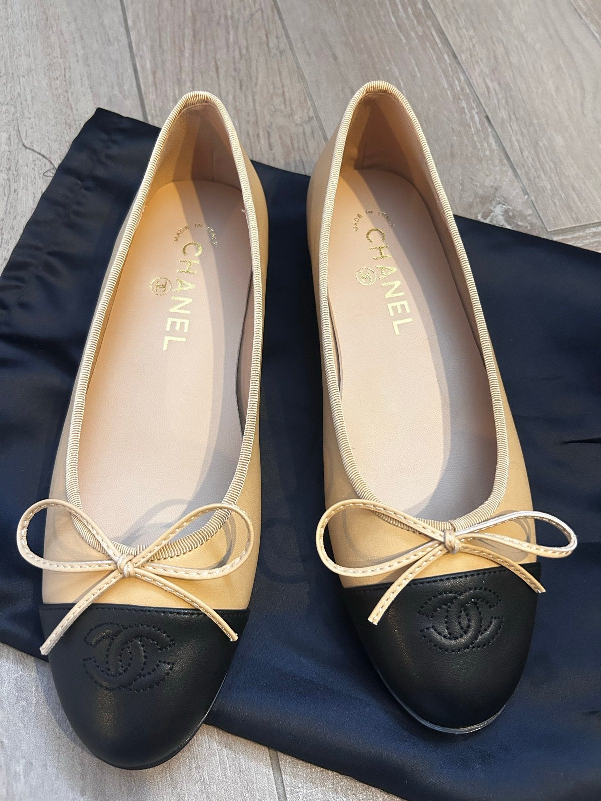 Leren Ballerina's - Beige/Zwart - Maat 38C, Ophalen, Beige, Nieuw, Ballerina's