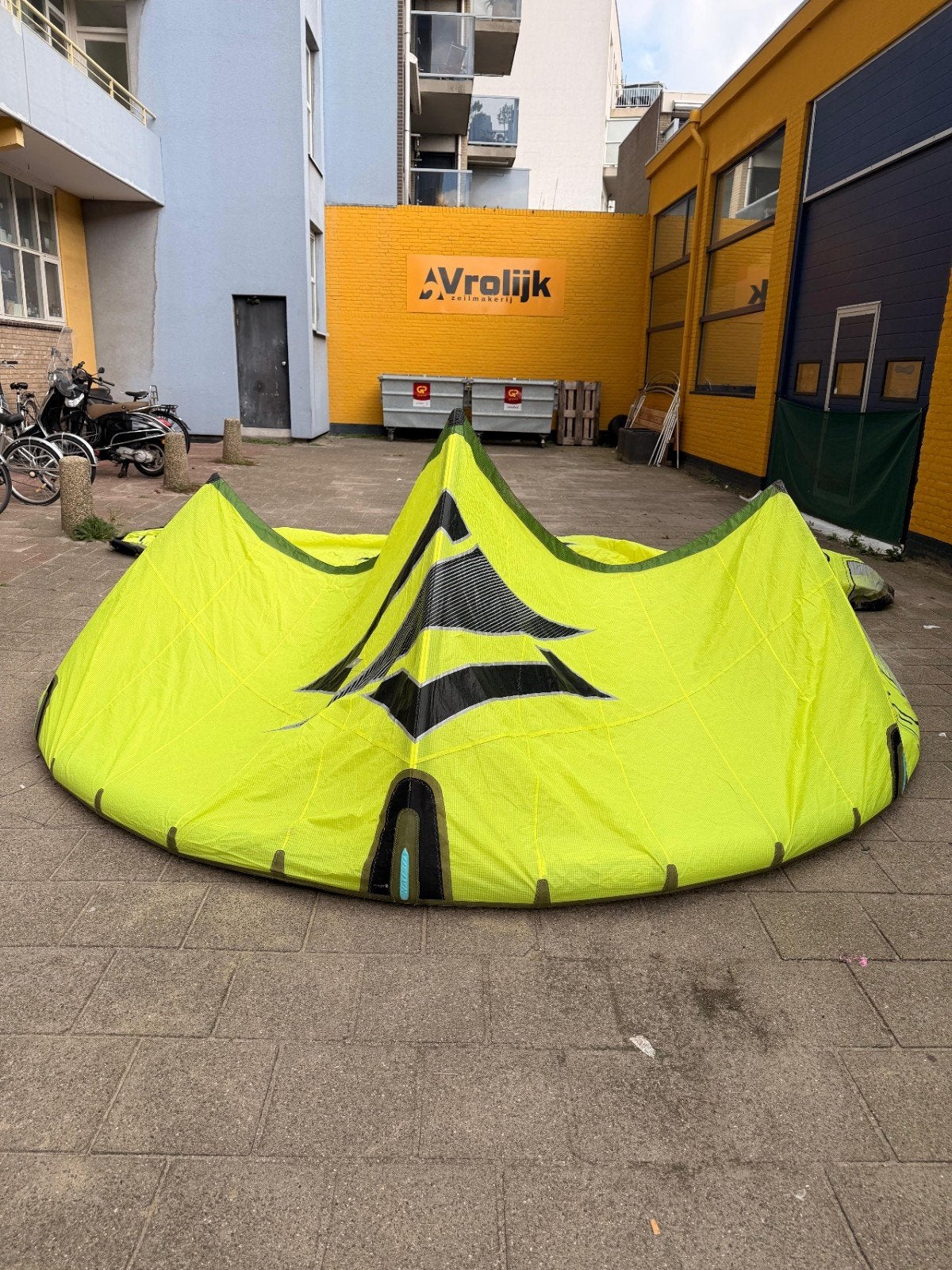 Naish Pivot 2024 8m Kitesurf Kite - Goede staat, Ophalen, Gebruikt, 8 m², Geen board