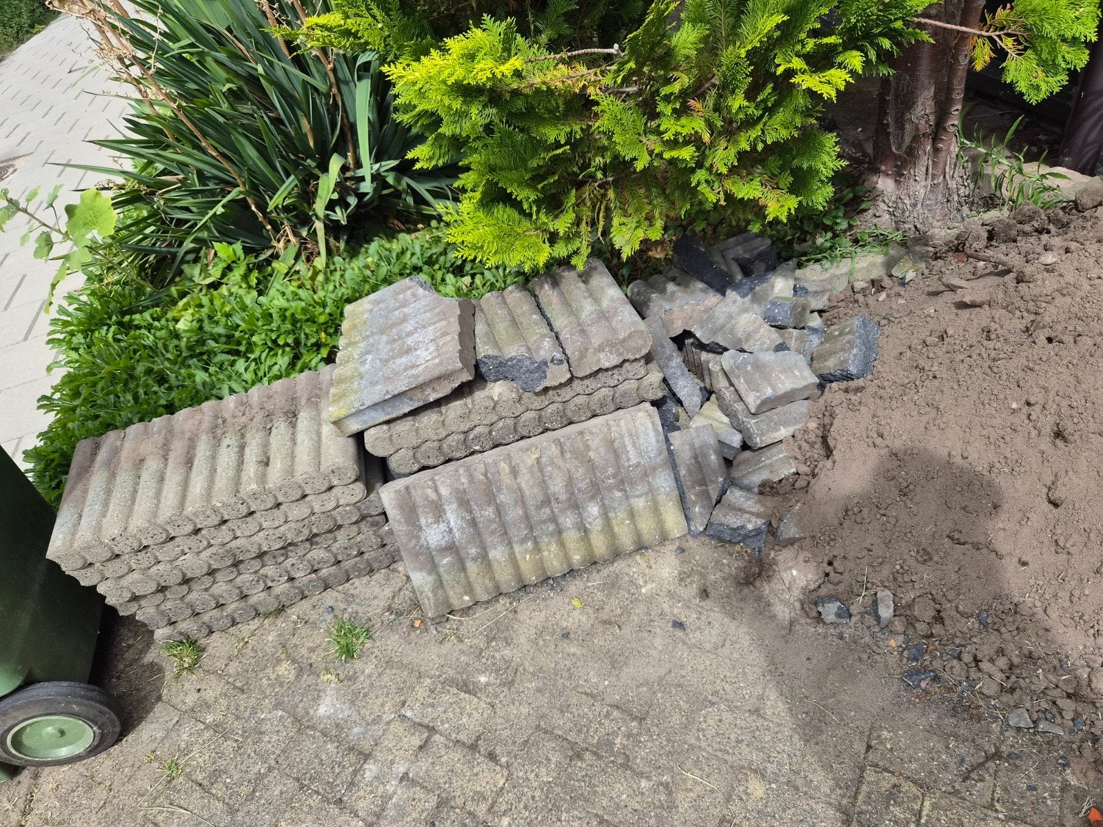 GRATIS Gebruikte betonnen opsluitbanden / palissaden, Ophalen, Overige materialen, Gebruikt, Overige typen