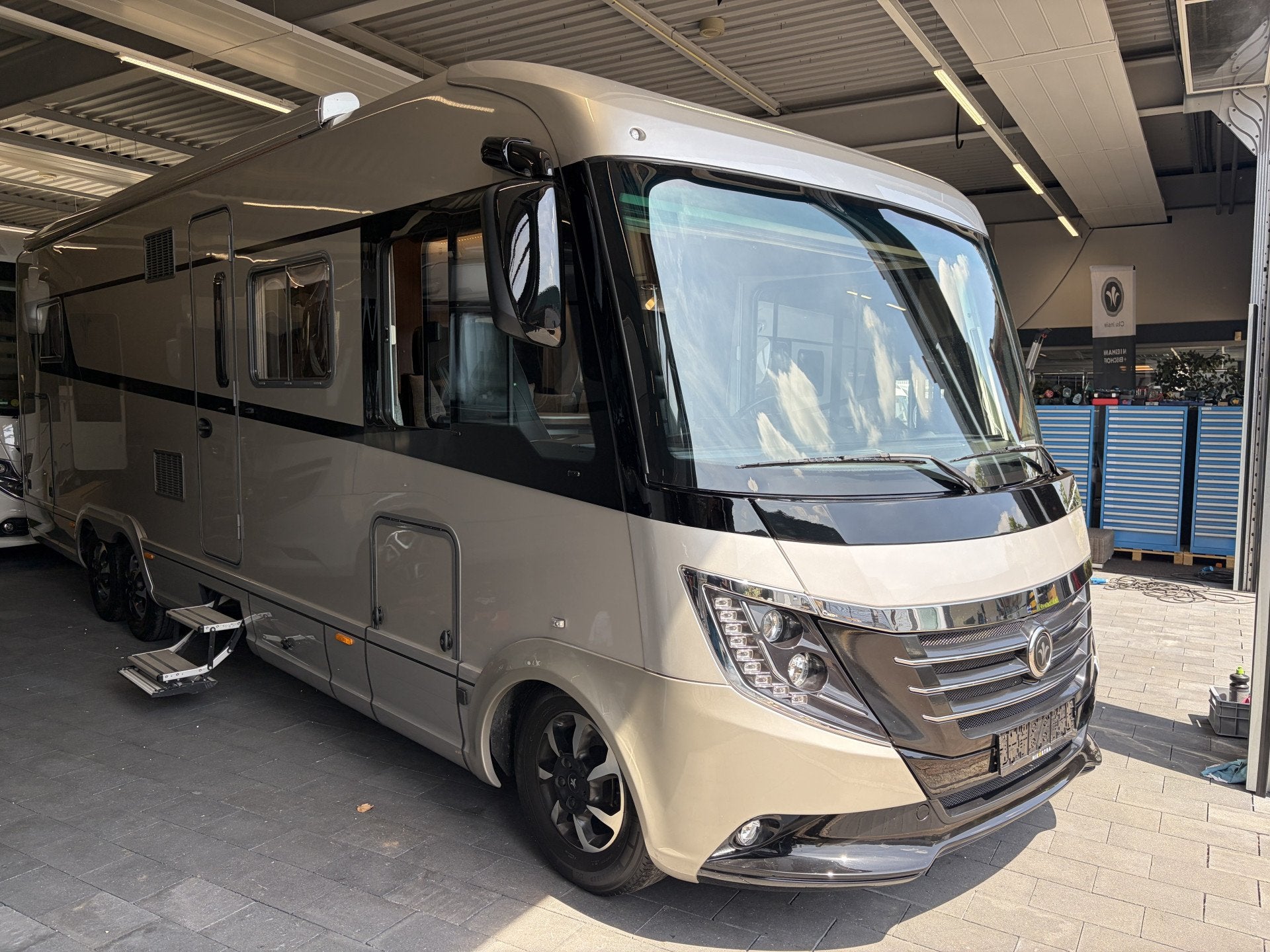 Caravans And Camping Niesmann
