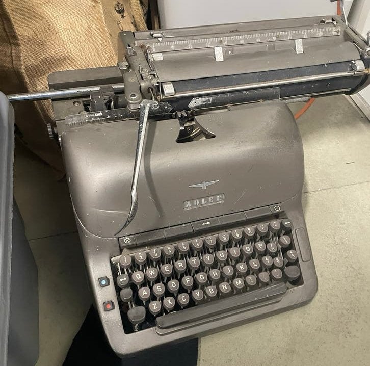 Vintage  typemachine Adler, Diversen, Typemachines, Ophalen, Gebruikt