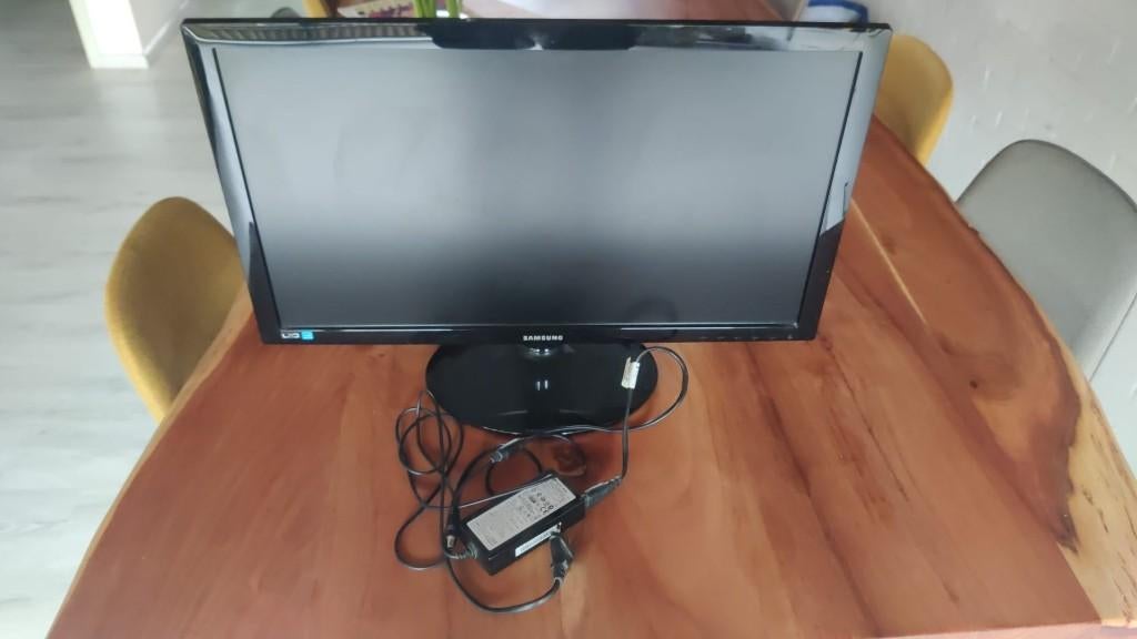 Monitor - Samsung SyncMaster S24B300B, Computers en Software, Monitoren, Ophalen, Gebruikt, 3 tot 5 ms, Kantelbaar