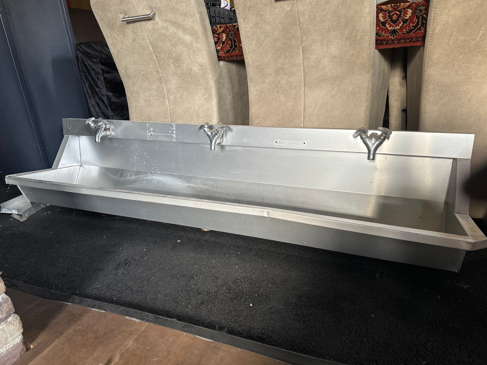 Aluminium wasbak met kranen - voor werkplaats of garage, Ophalen, Gebruikt, Rvs, Wastafel
