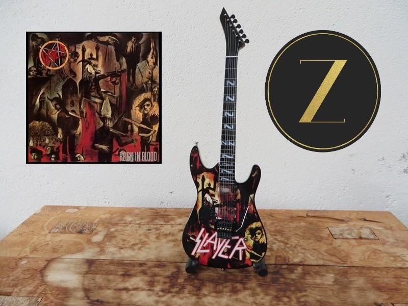 miniatuur gitaar Fender - SLAYER - "Reign In Blood", Verzamelen, Muziek, Artiesten en Beroemdheden, Nieuw, Pop, Beeldje of Miniatuur