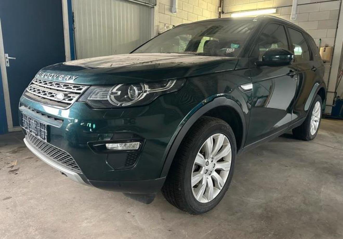 Land Rover Discovery 2.0 Td4 HSE | Motor problem |, Auto's, Dealer onderhouden, Gebruikt, Zwart, 4 cilinders