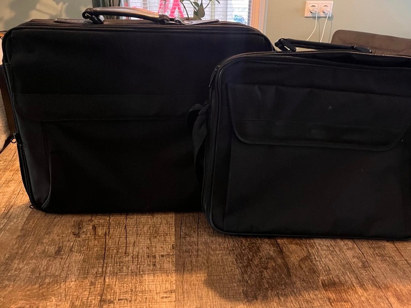 Set van 2 zwarte laptoptassen/aktetassen, Ophalen, Gebruikt, Zwart, Softcase