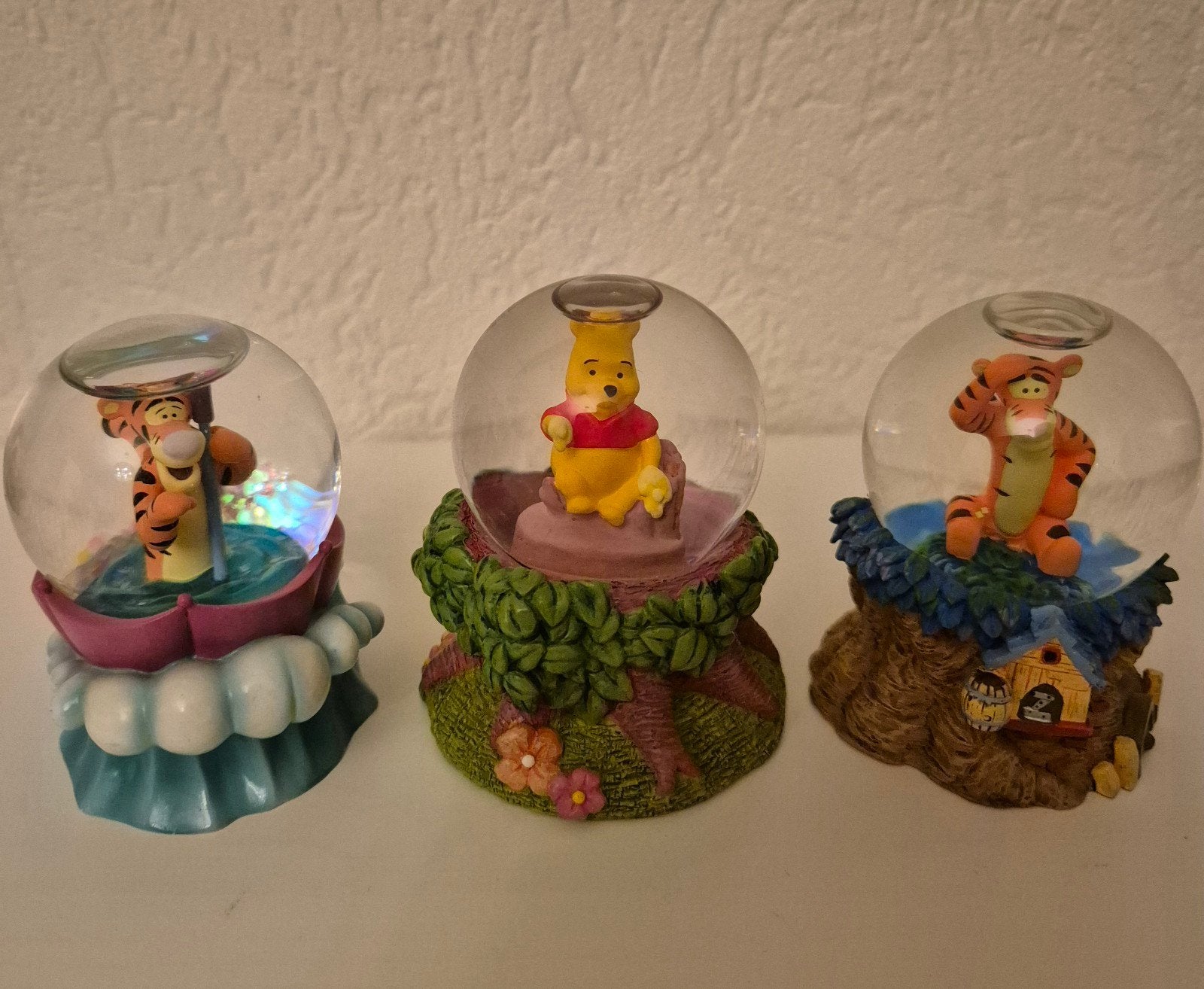 1x winnie 2x tijgertje globes, Ophalen of Verzenden, Winnie de Poeh of vrienden, Zo goed als nieuw, Beeldje of Figuurtje