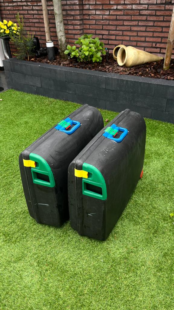 2 Carlton reiskoffers met wieltjes en slot €20,00, Ophalen, Gebruikt, Hard kunststof, Slot