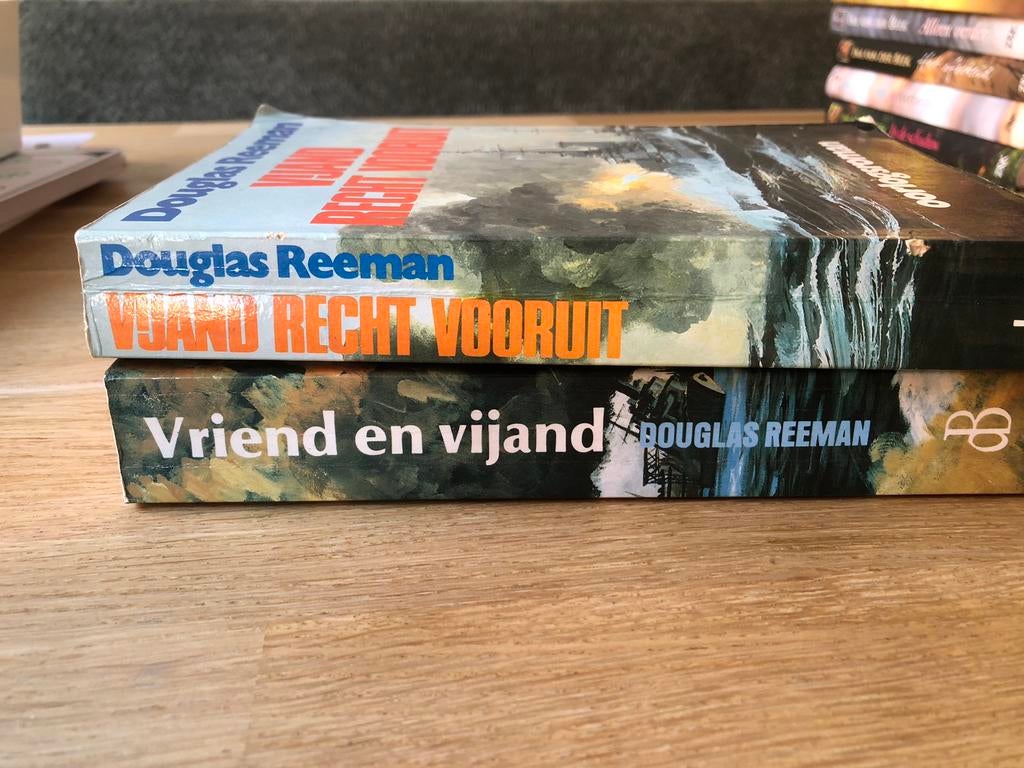Douglas Reeman - Vriend en vijand & Vijand recht vooruit, Ophalen of Verzenden, Gelezen