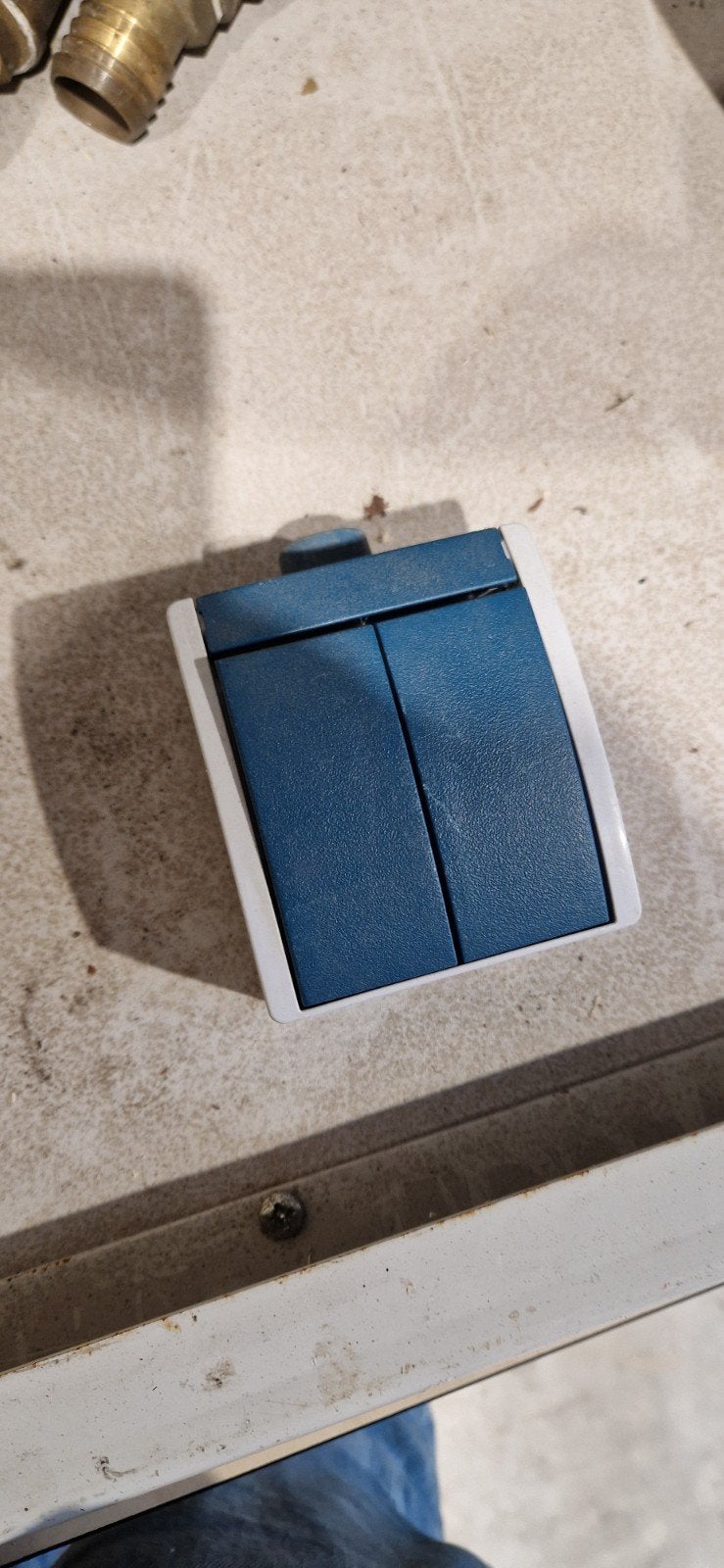 Witte en blauwe schakelaar, Ophalen, Zo goed als nieuw, Overige merken, Schakelaar