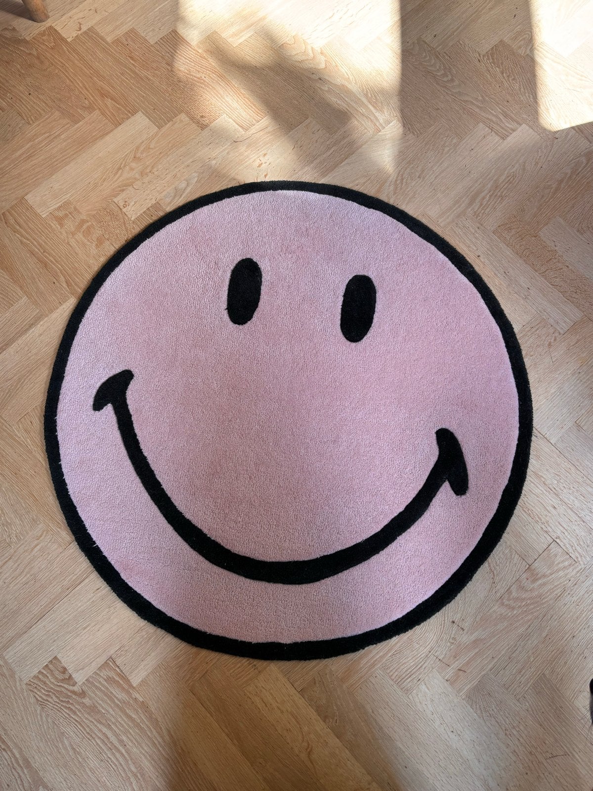 Roze smiley vloerkleed van Tom&Lilly, Ophalen, Gebruikt, Rond, 50 tot 100 cm