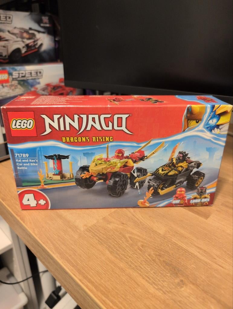 LEGO Ninjago 71789 Kai en Ras's Auto en Motor Strijd, Inclusief minifiguren, Lego, Nieuw, Ophalen of Verzenden
