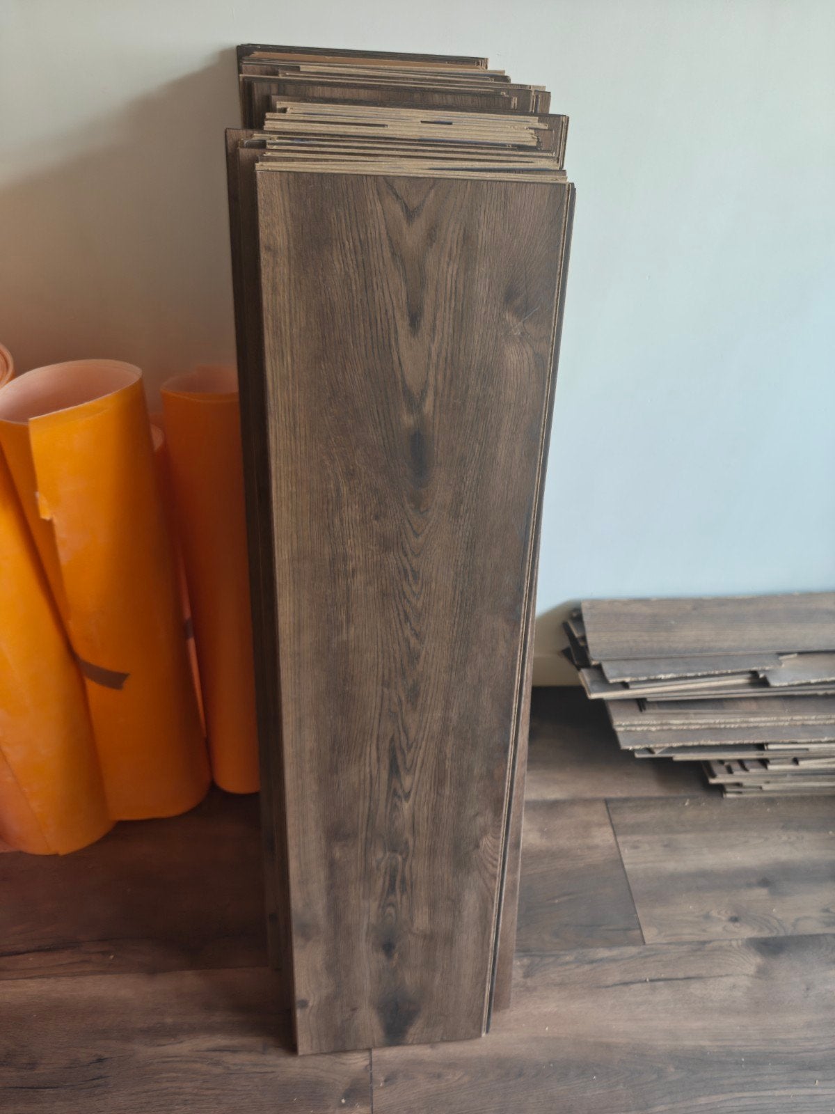 Gebruikt laminaat, donker hout, Ophalen, 30 cm of meer, Gebruikt, 50 tot 150 cm