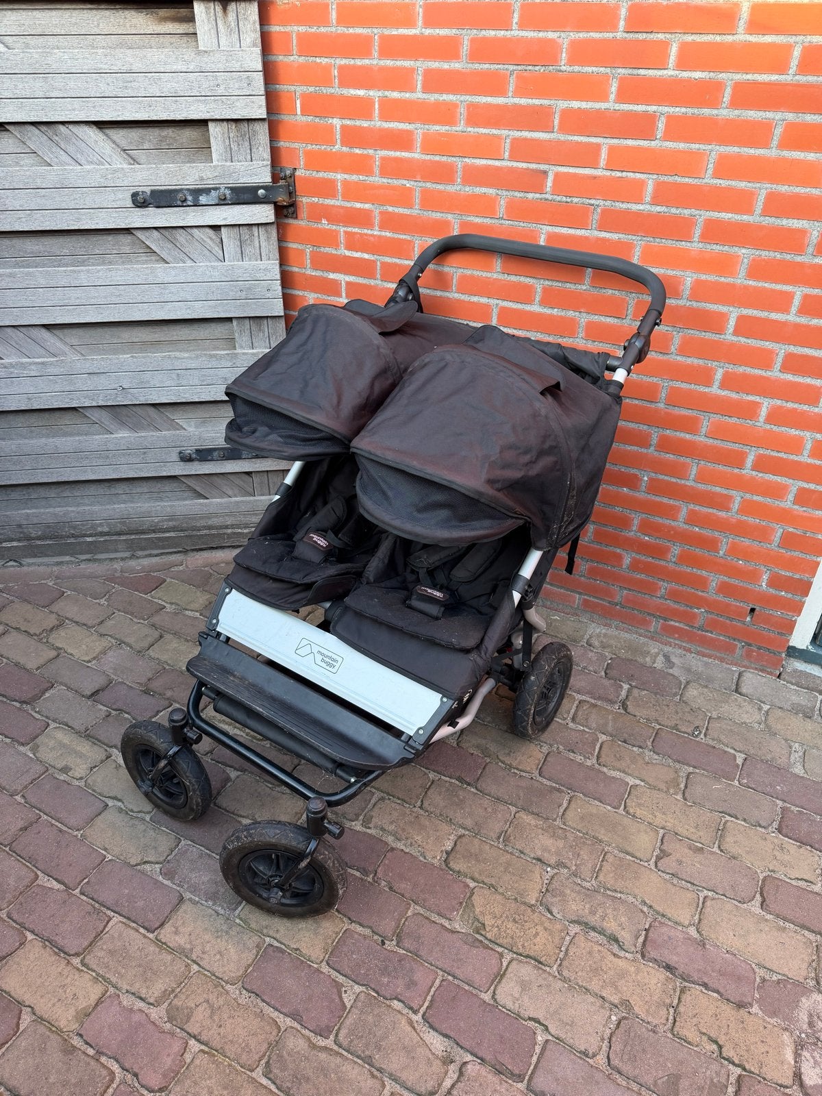 Mountain Buggy Duowagen met reiswiegen en accessoires, Gebruikt, Duowagen, Ophalen, Kinderwagen