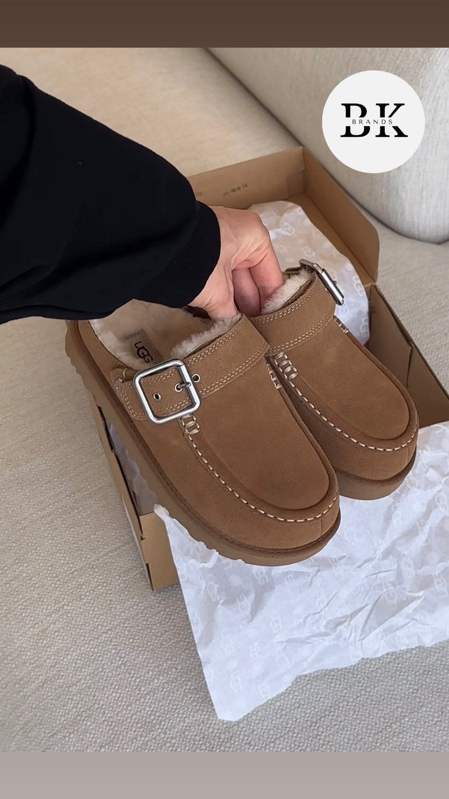 UGG’s Goldenstar Evelina Clog sloffen/schoenen Konyak/bruin, Kleding | Dames, Ophalen of Verzenden, Zo goed als nieuw, Bruin, Pantoffels of Sloffen