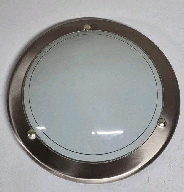 plafondlamp plafonnière
zilver kleur, incl lamp.
30 cm doors, Ophalen of Verzenden, Gebruikt