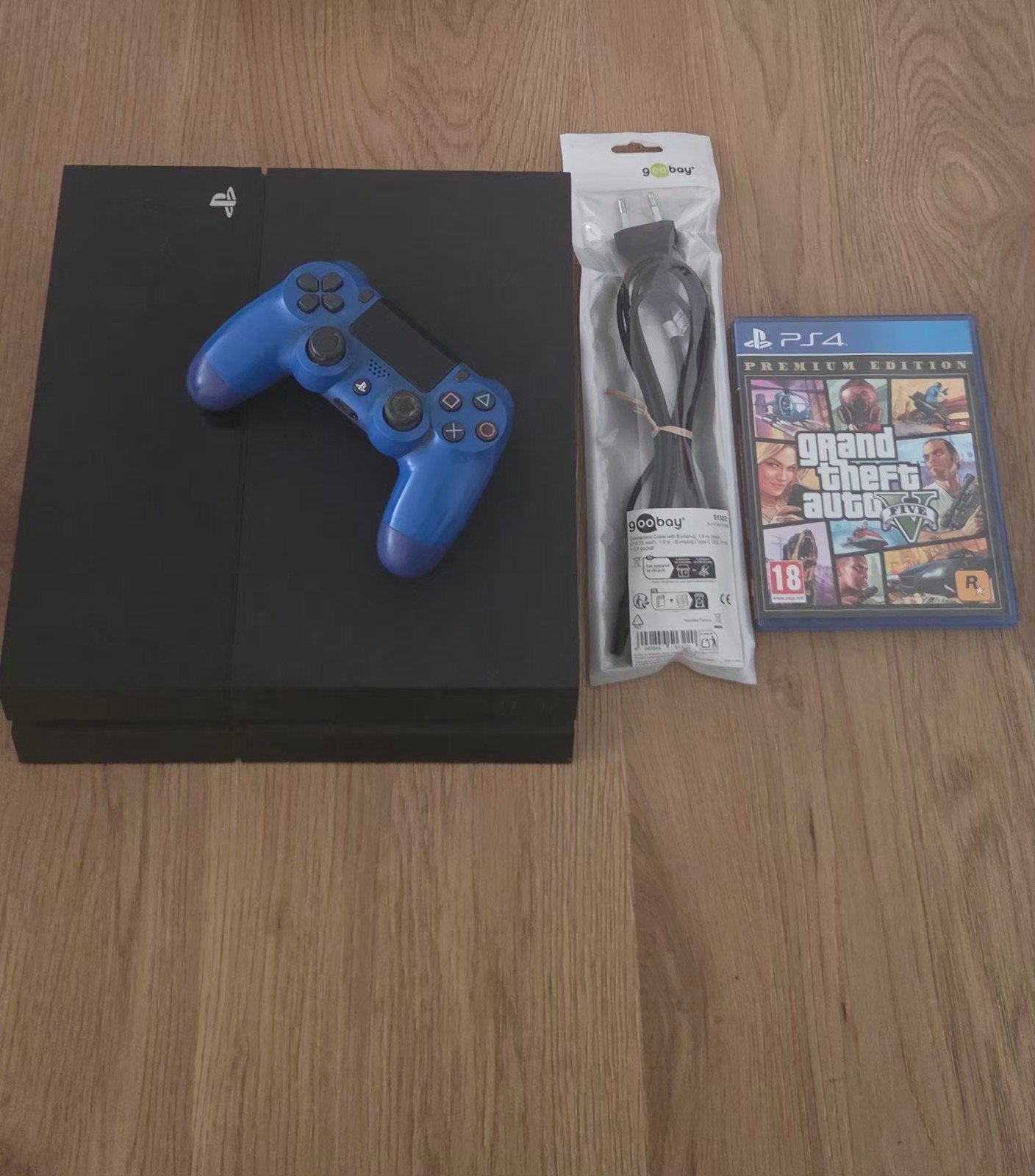 PlayStation 4 (PS4) + GTA V – Inclusief nieuwe stroomkabel, Spelcomputers en Games, Ophalen of Verzenden, Gebruikt, Met 1 controller
