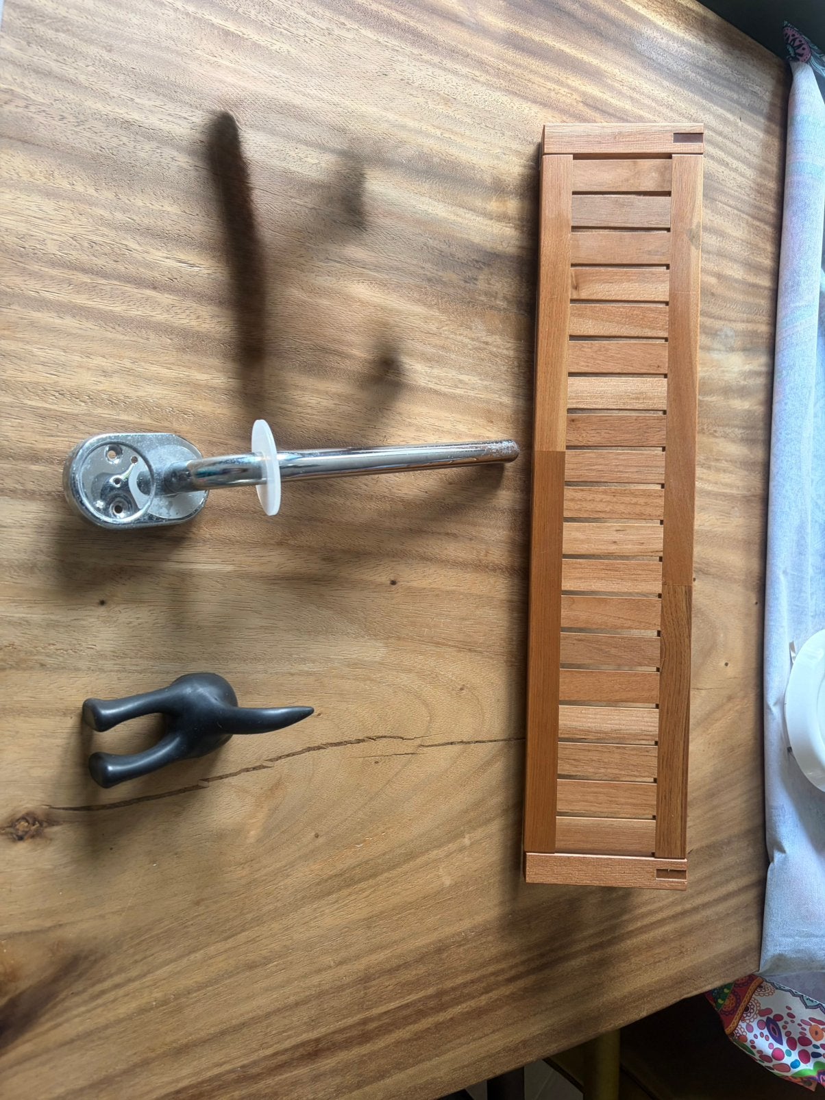 WC accessoires: wandplankje, rolhouder en handdoekhaakje, Ophalen of Verzenden, Gebruikt, Metaal, Zilver