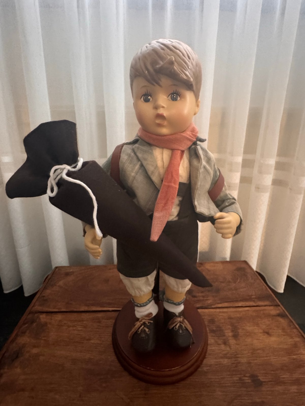 Vintage Goebel Pop Jongen met Schooltas en Accessoires, Ophalen of Verzenden, Zo goed als nieuw, Pop