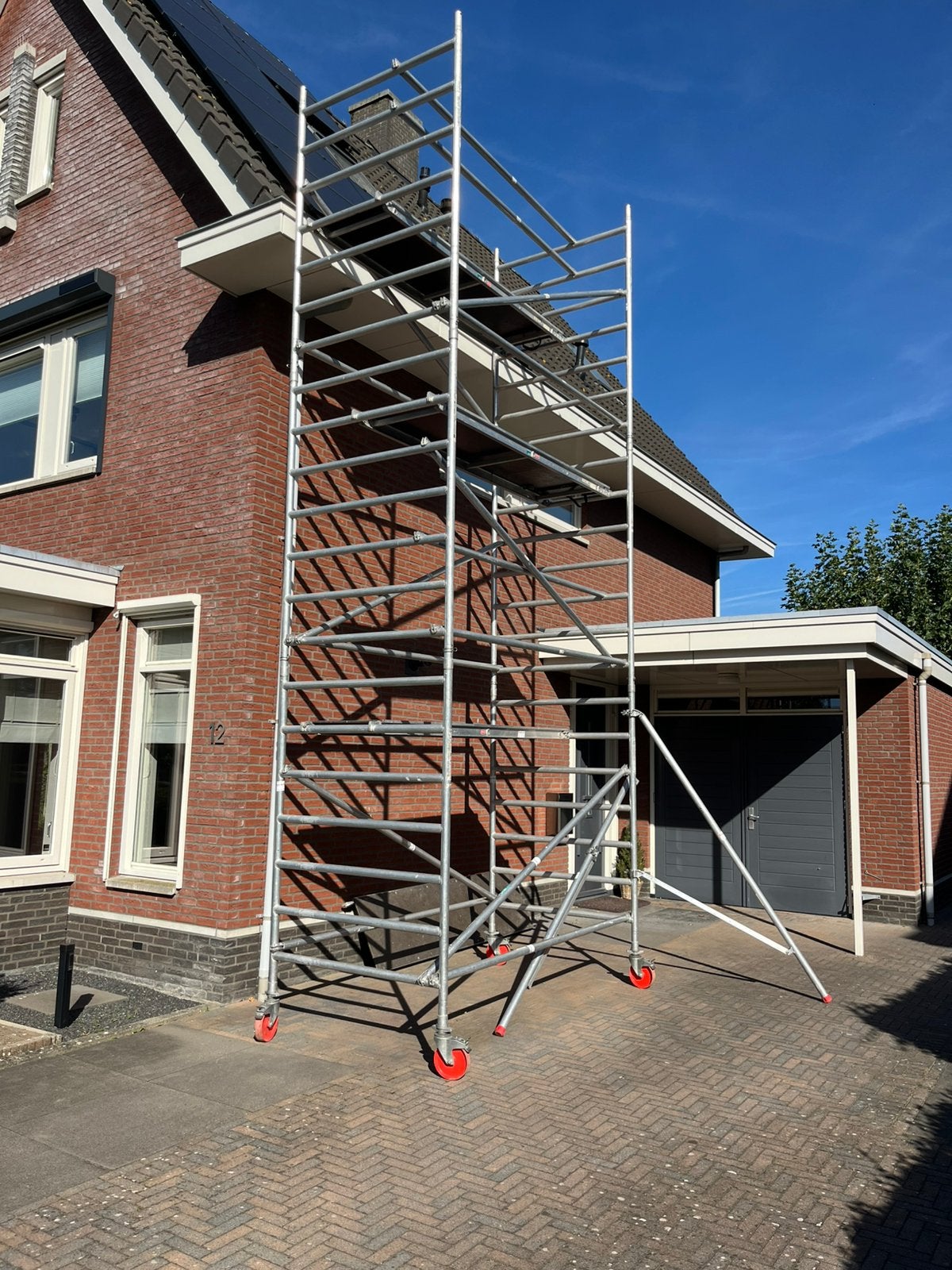Altrex rolsteiger 1.35x2.45m, 8.20m werkhoogte, gebruikt, Ophalen, Gebruikt, Rolsteiger of Kamersteiger, 5 meter of hoger