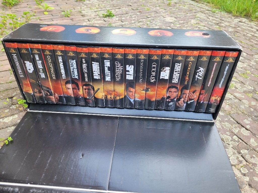 James Bond video collectie set, Vanaf 12 jaar, Ophalen, Zo goed als nieuw, Actie en Avontuur