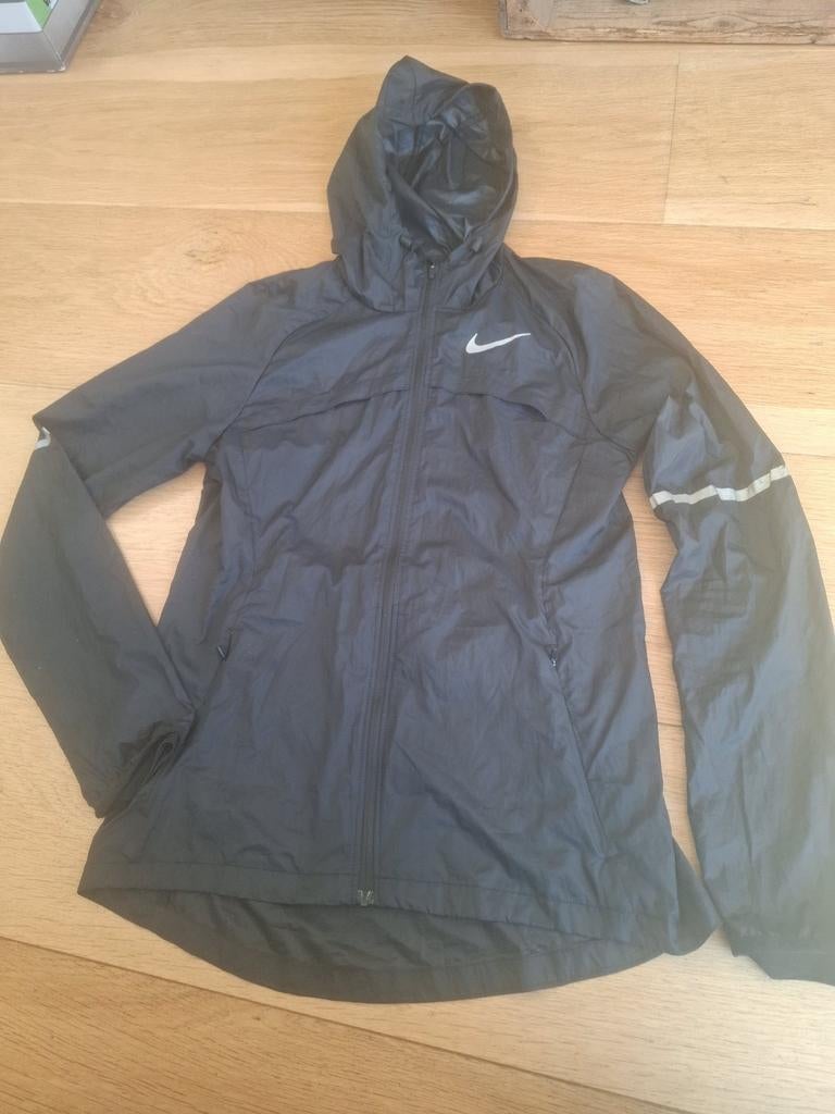 Nike Shield Hardloopjack - Zwart - Maat S, Zwart, Nike, Ophalen of Verzenden, Zo goed als nieuw