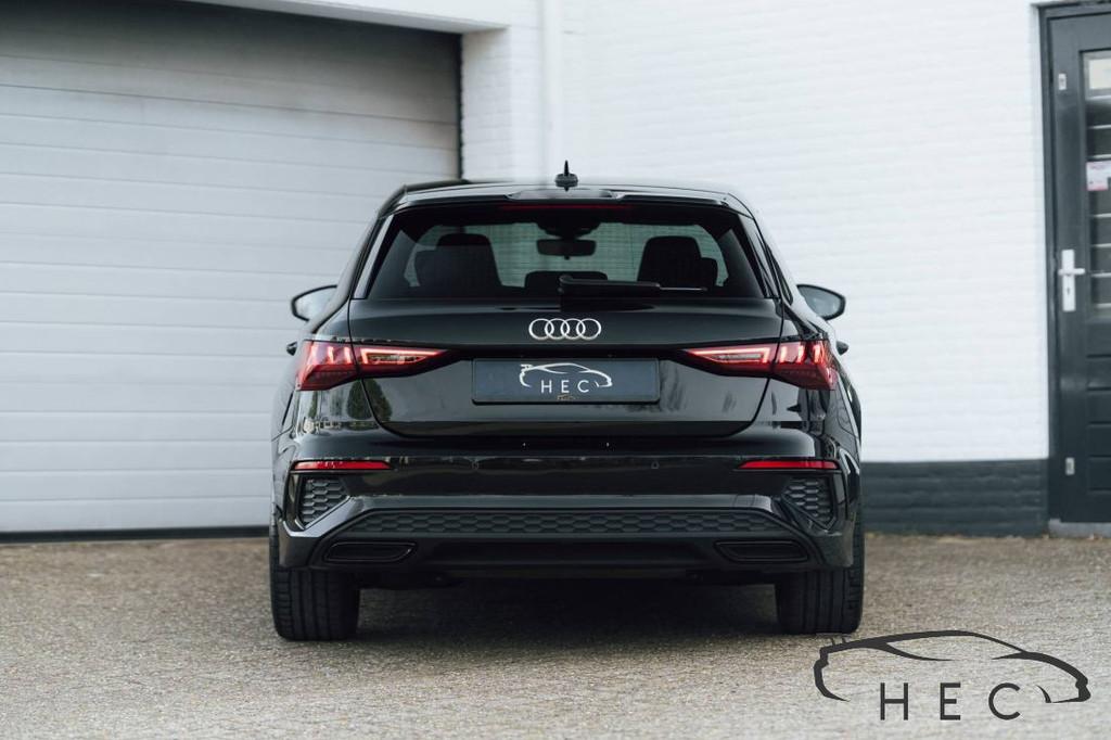 Audi A3 Sportback - 35 TFSI S edition, Automaat, 4 cilinders, 150 pk, Zwart