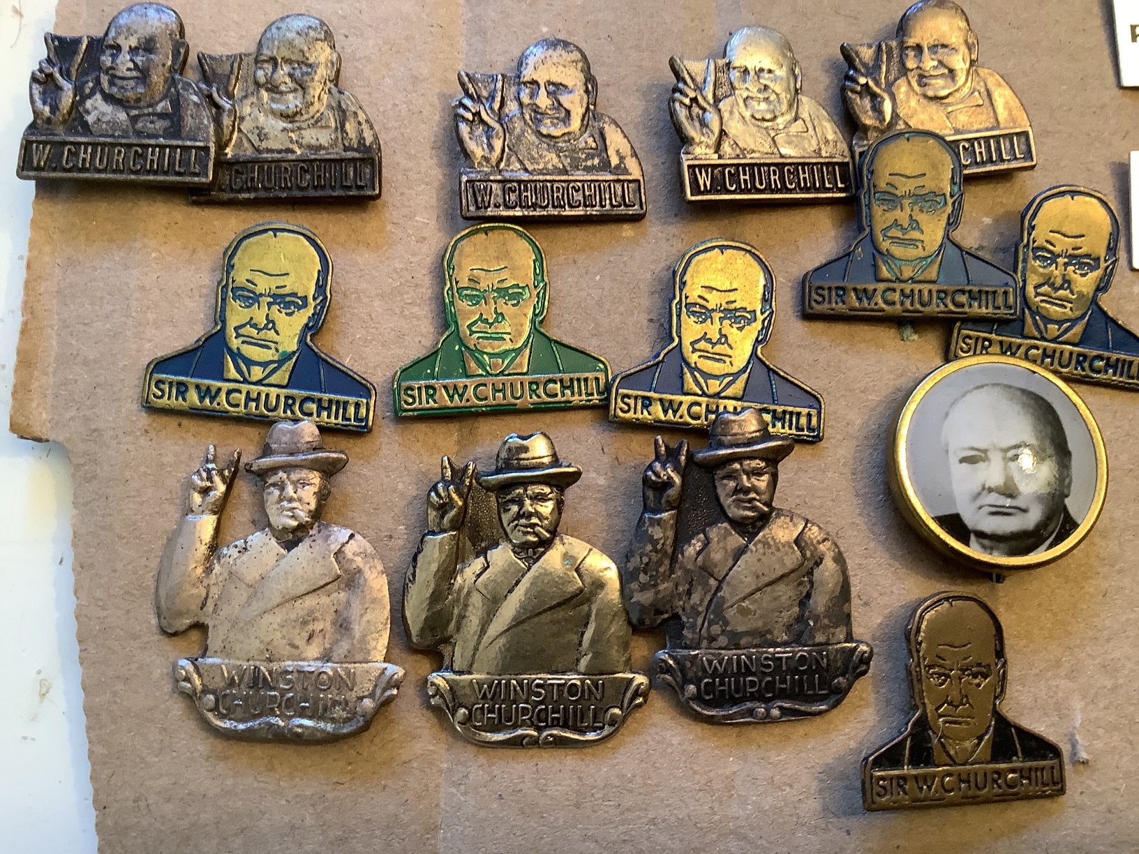 15 speldjes Winston Churchill, Verzamelen, Ophalen of Verzenden, Gebruikt, Overige onderwerpen