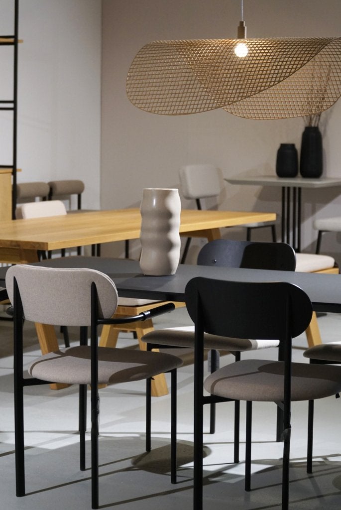 Studio HENK tafel Flyta HPL Fenix Zwart, Ophalen, 50 tot 100 cm, Vier personen, Rechthoekig