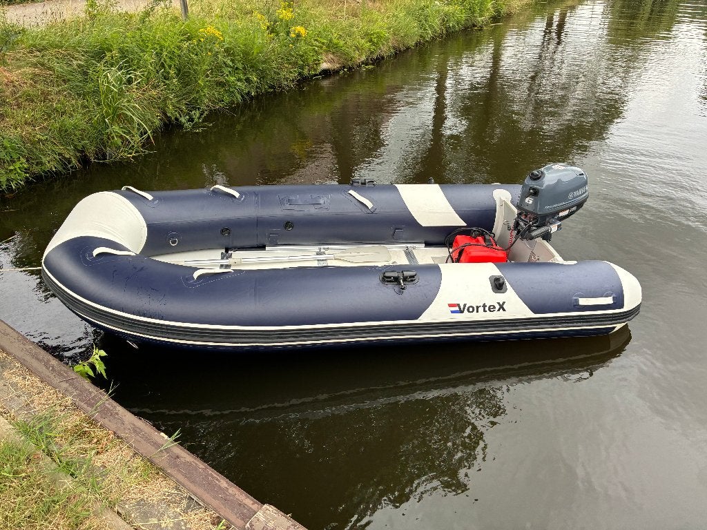Rubbermotorboot met 6pk Yamaha buitenboordmotor, Watersport en Boten, Rubberboten, Ophalen, Peddels, PVC, Zo goed als nieuw