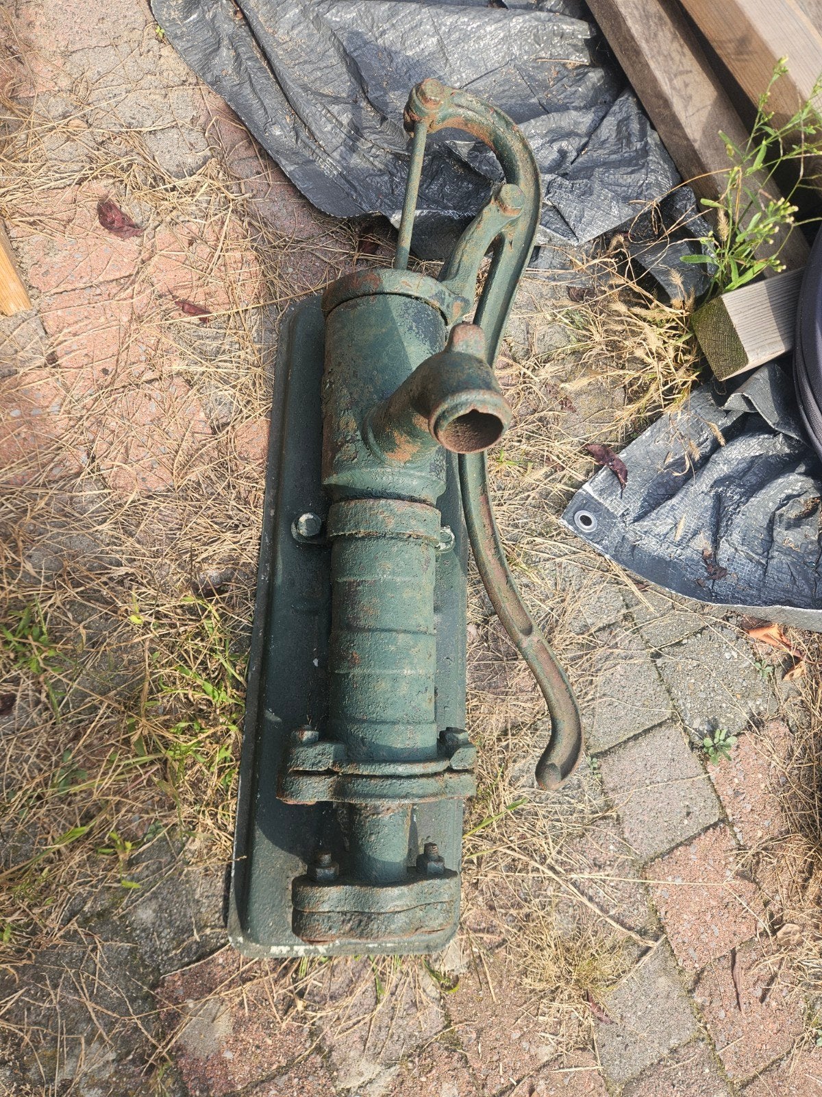 Antieke gietijzeren handpomp voor tuin of decoratie, Ophalen, Gebruikt, Handmatig, Overige typen