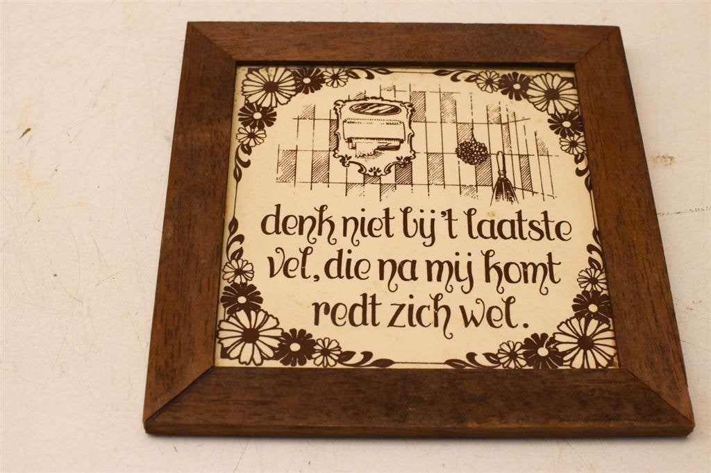 Wandtegel in houten lijstje 49187, Ophalen of Verzenden, Gebruikt