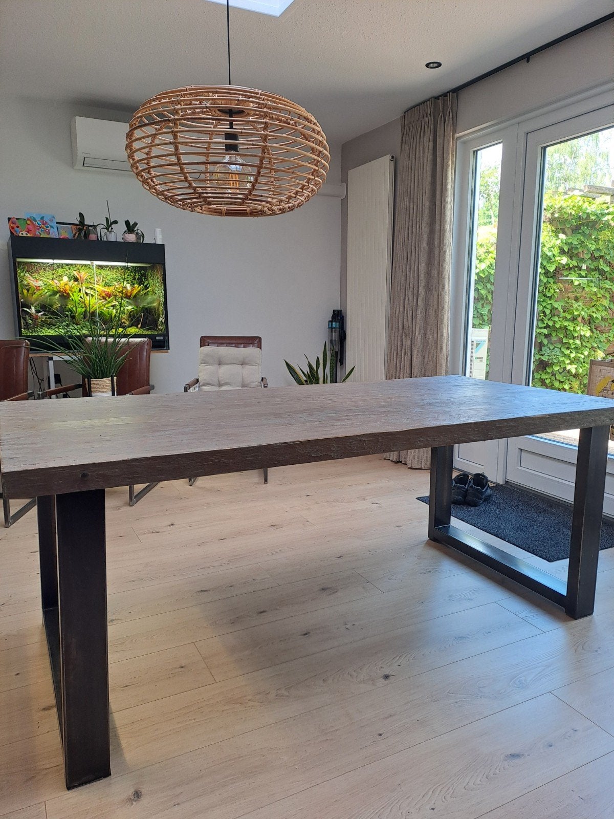 Robuuste  tafel te koop, Huis en Inrichting, Tafels | Eettafels, Ophalen, Gebruikt, 200 cm of meer, 50 tot 100 cm