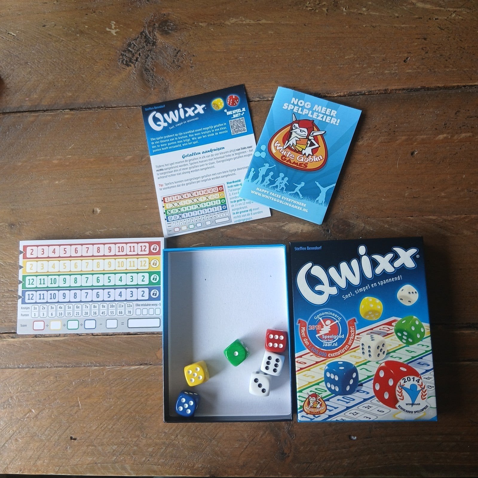 Qwixx dobbelspel - Snel, simpel en spannend!, Vijf spelers of meer, Ophalen of Verzenden, Gebruikt, White Goblin Games