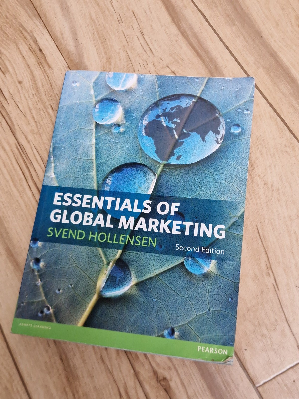 Essentials of Global Marketing, Ophalen of Verzenden, Beta, Gelezen, HBO
