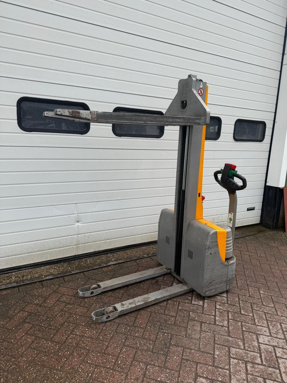 Electrische stapelaar, Doe-het-zelf en Verbouw, Palletwagens en Pompwagens, Ophalen of Verzenden, Zo goed als nieuw