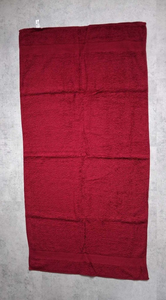 BADLAKEN / handdoek in warme bordeaux kleur. 70 X 140 cm, Ophalen of Verzenden, Zo goed als nieuw, Overige kleuren, Badlaken