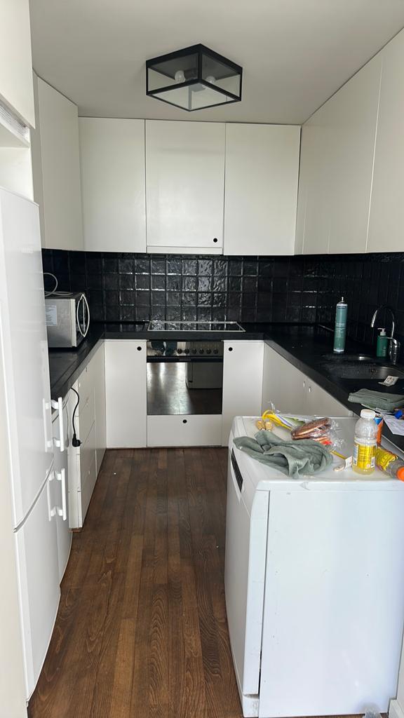 Complete keuken inclusief inbouwkasten | GRATIS, Huis en Inrichting, Keuken | Complete keukens, Ophalen, Gebruikt, Graniet of Steen