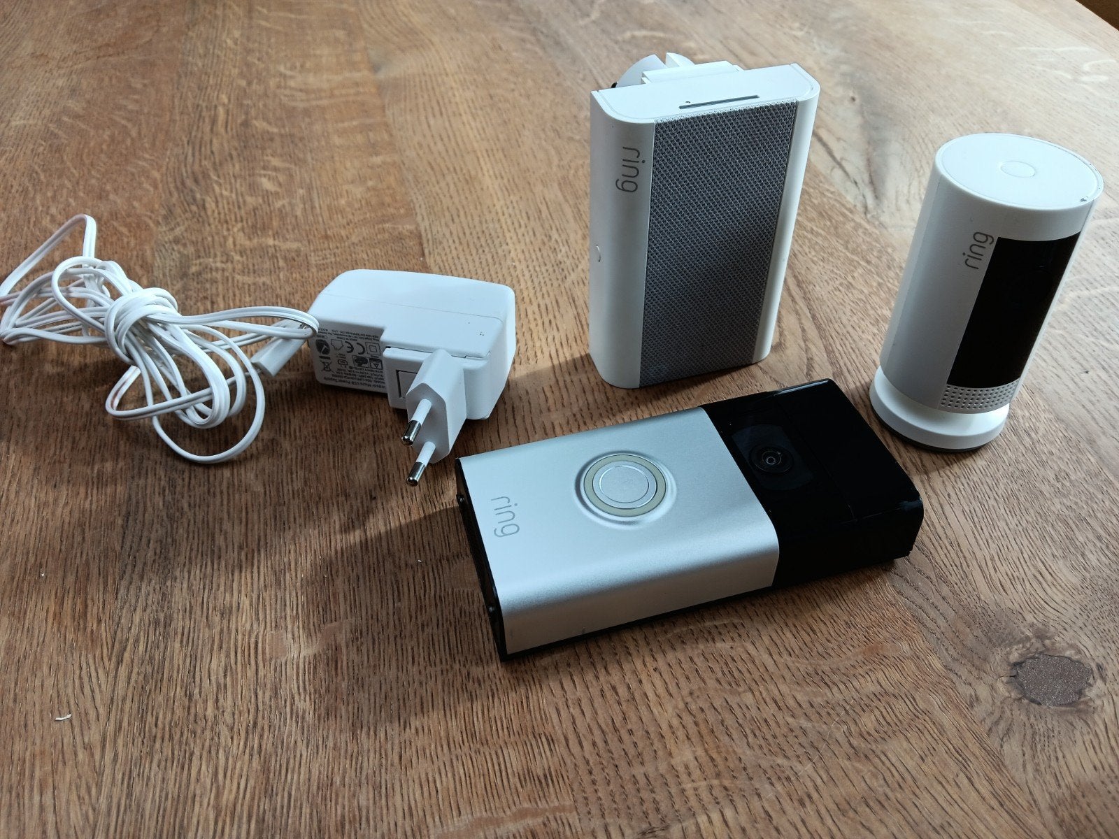 Ring Deurbelcamera met Chime en Stick Up Cam, Ophalen of Verzenden, Zo goed als nieuw