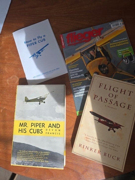 4 items over de Piper Cub geschiedenis, Ophalen, Zo goed als nieuw, Boek of Tijdschrift