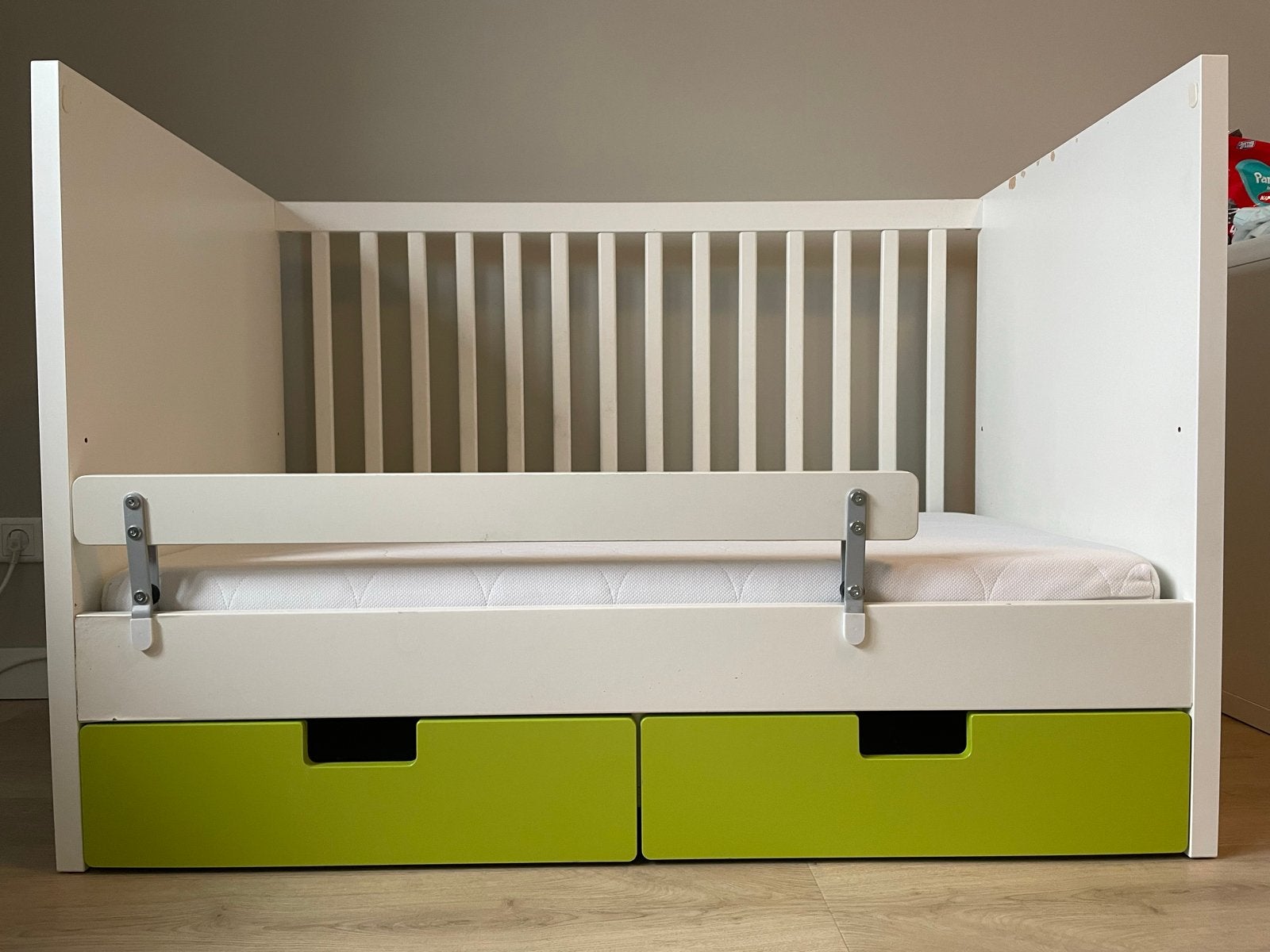 IKEA SMÅSTAD Commode and ledikant met lades en kastje, Kinderen en Baby's, Kinderkamer | Commodes en Kasten, Ophalen, Gebruikt