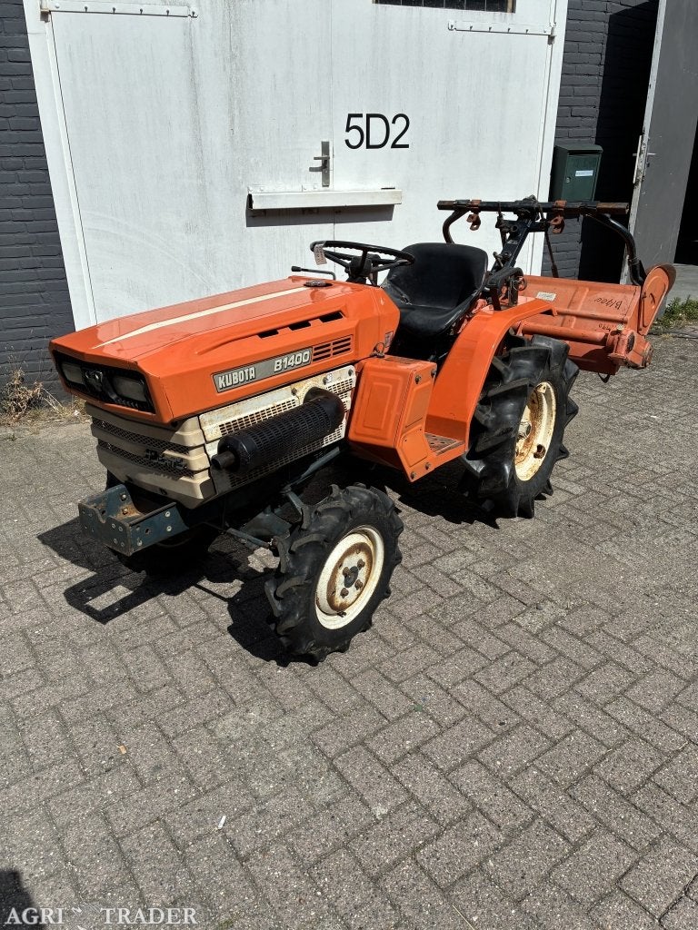 Kubota b1400 4x4 met Grondfrees mini tractor mini trekker, Kleine tractoren logtenstein, Info@kleinetractoren.nl, Kostverlorenweg 5m