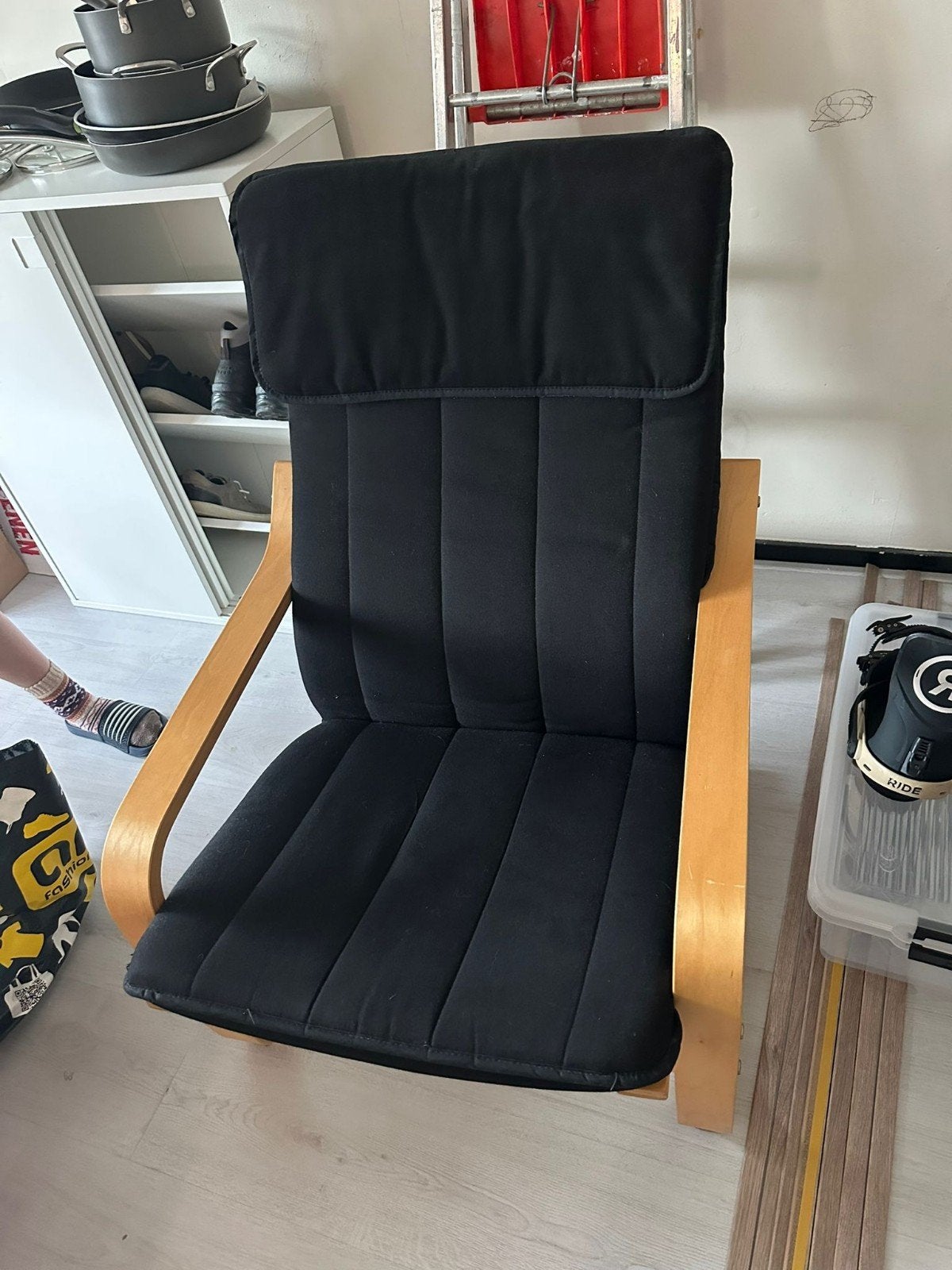 POÄNG fauteuil 
Fauteuil, berkenfineer/Knisa zwart, Ophalen, Zwart, Eén