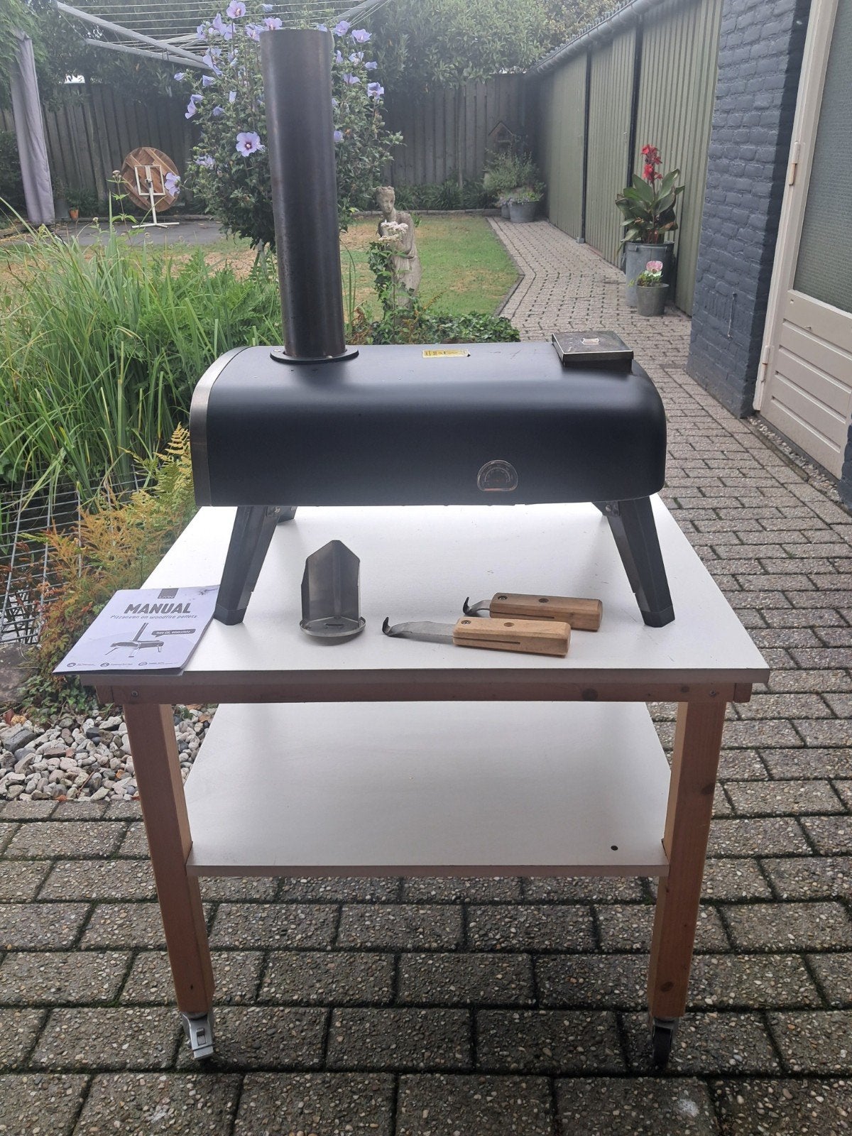Pizza oven., Ophalen