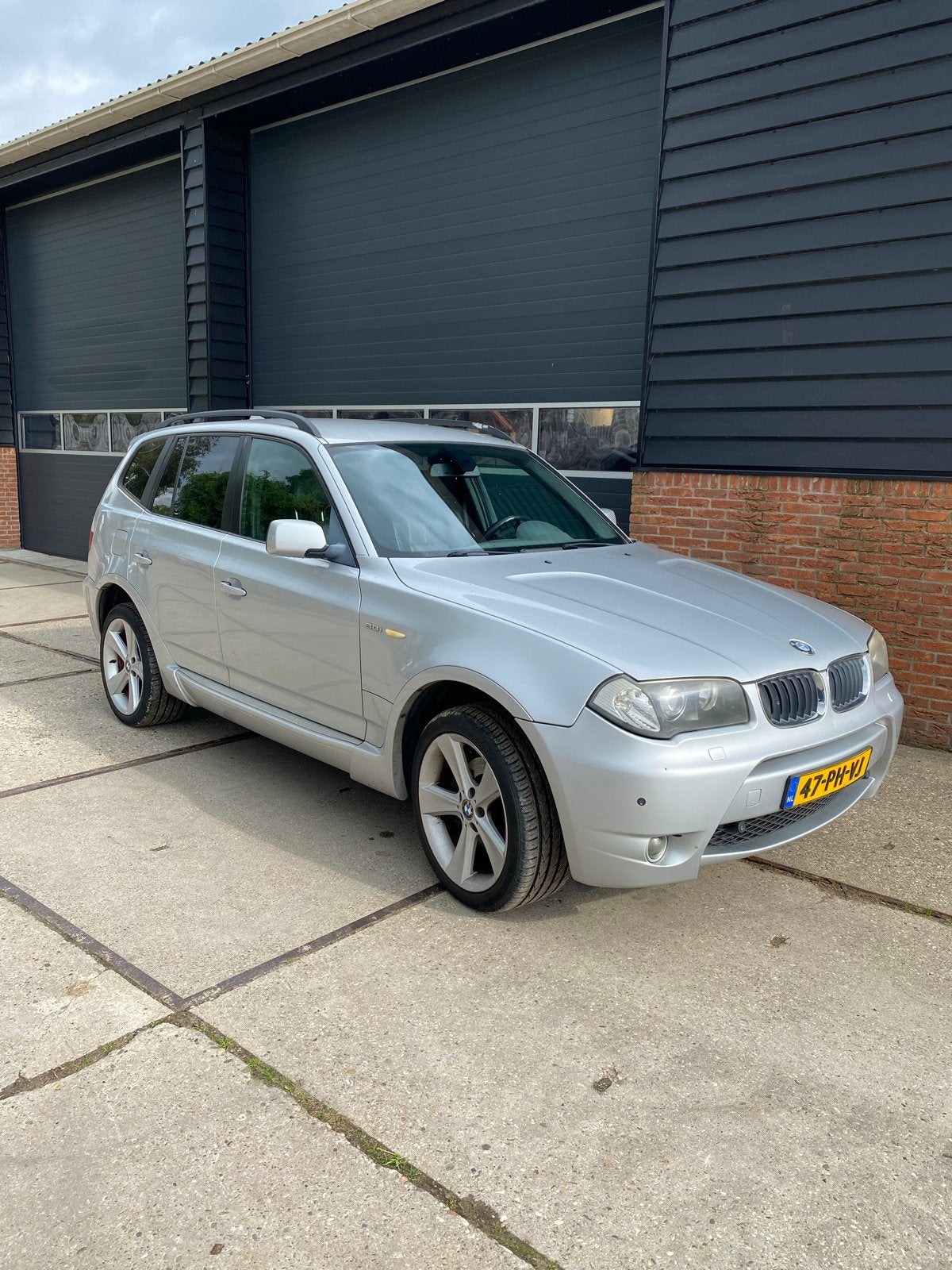 BMW X3 3.0 I AUT 2004 Grijs, Auto's, Automaat, 2000 kg, Vierwielaandrijving, Particulier