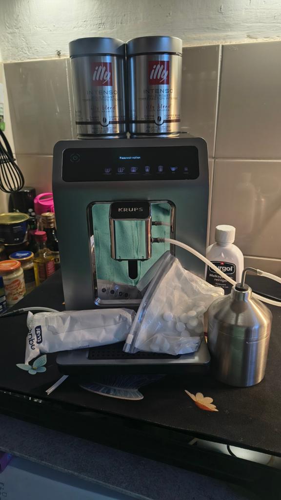 Krups EA8901 Volautomatische Espressomachine, Ophalen, Gebruikt, Espresso apparaat, 10 kopjes of meer