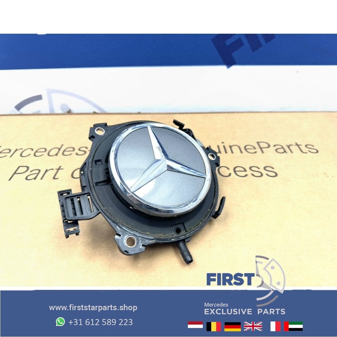 W118 CLA ACHTERKLEP LOGO ACHTERUITRIJCAMERA MOTOR + HOUDER M